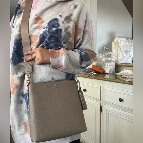 New Tory burch Thea swingpack crossbody/ shoulder bag in new ivory - Picture 13 of 13